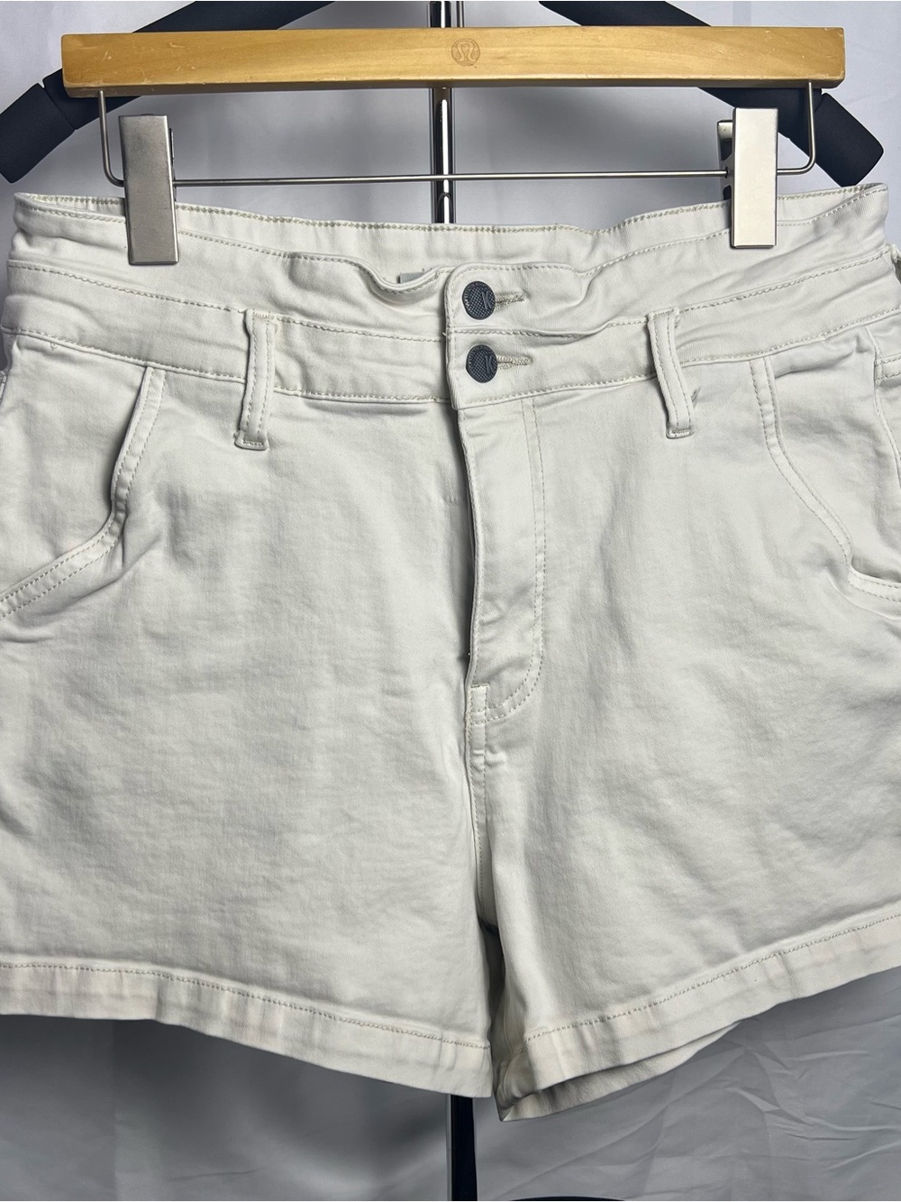 KUT from the Kloth High Waisted Double Button Cream Shorts Size 12